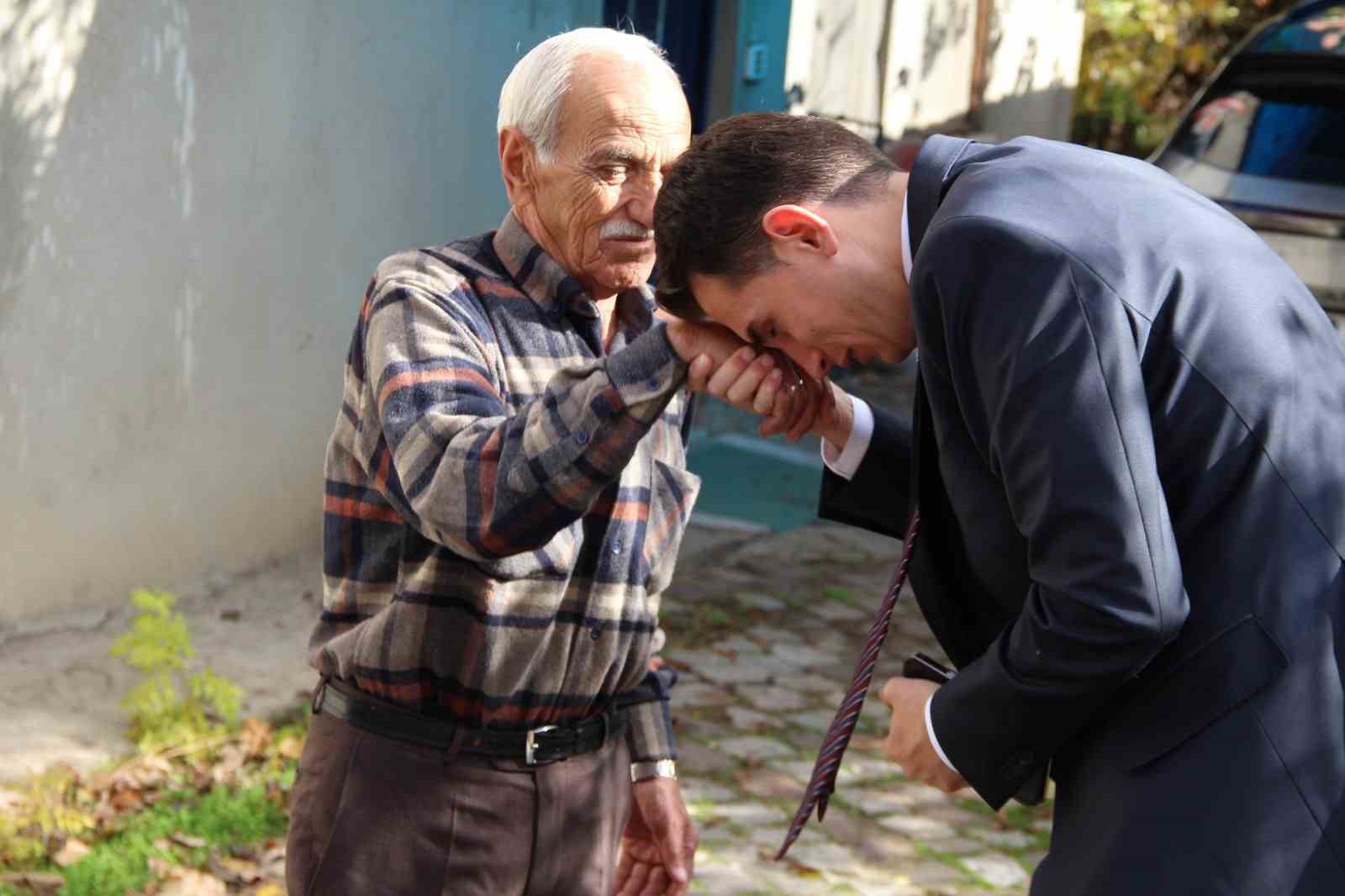 hisarcik-kaymakami-erkan-atamdan-sehit-mezarina-ve-ailesine-ziyaret