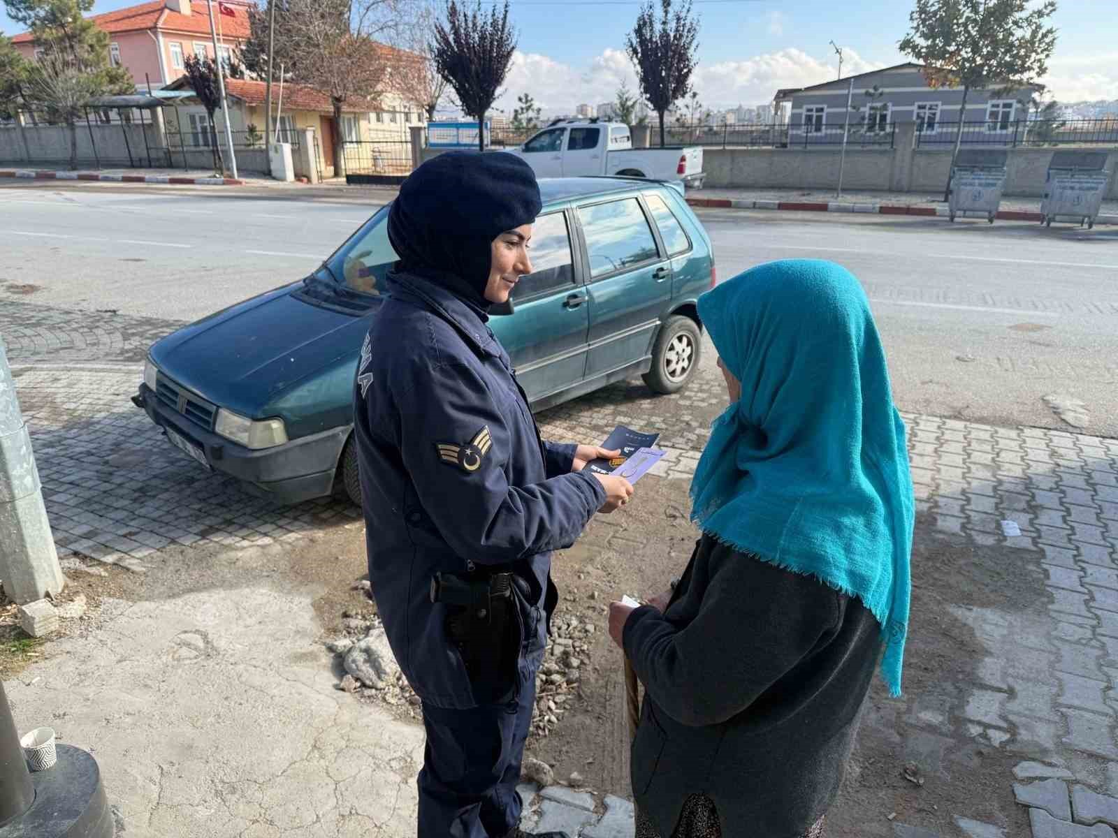 ihsaniyede-jandarmadan-bilgilendirme-calismasi