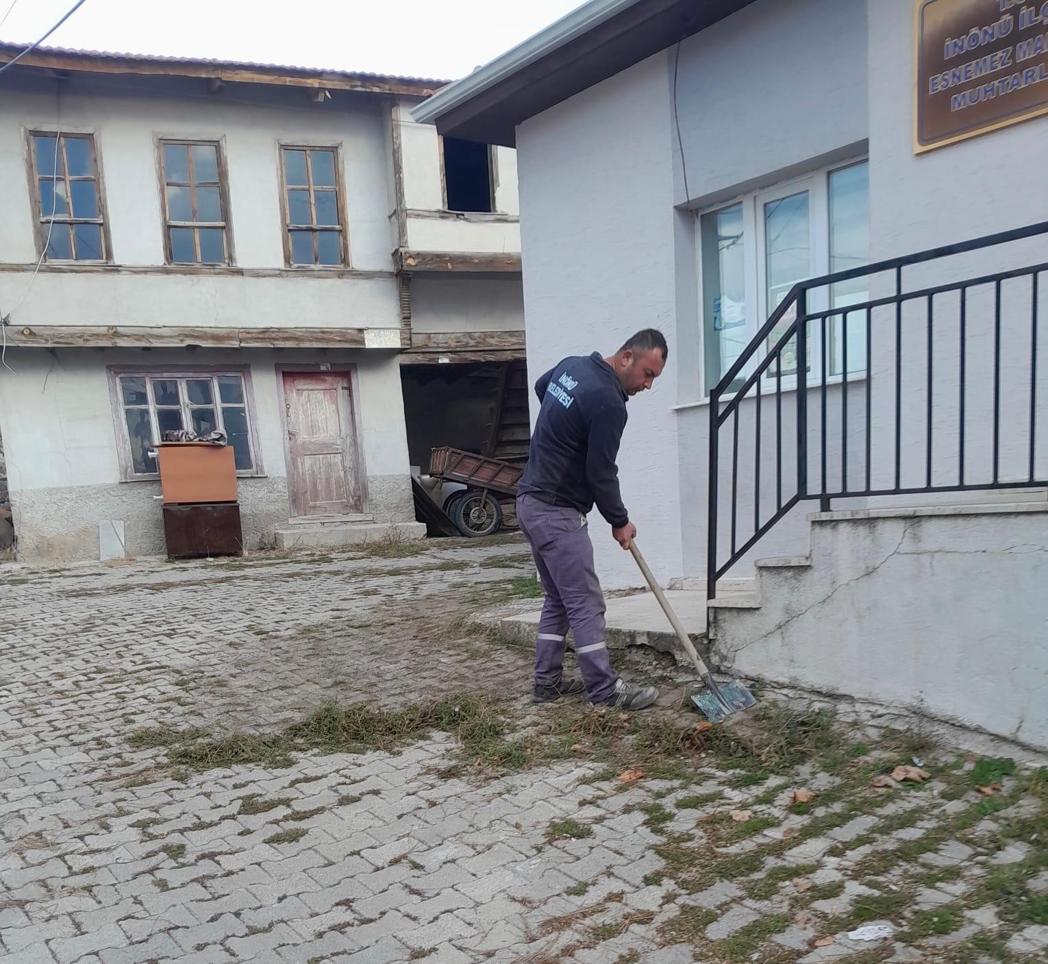 inonunun-dis-mahallelerinde-temizlik-calismasi