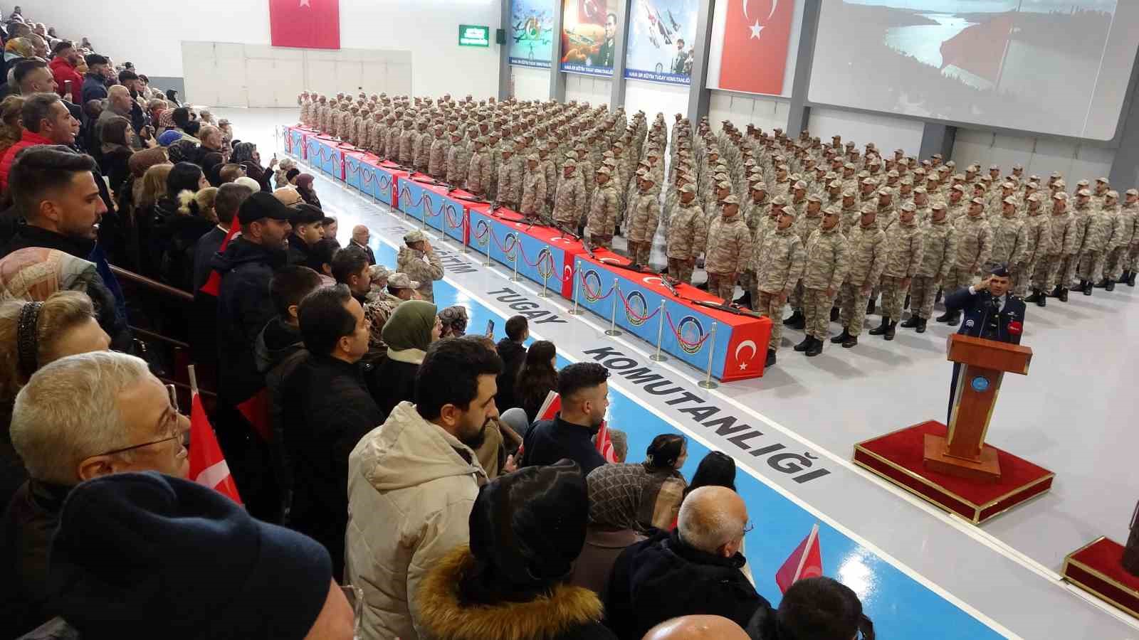 kutahya-hava-er-egitim-tugay-komutanliginda-2025-4a-tertip-erler-yemin-ederek-usta-asker-oldu