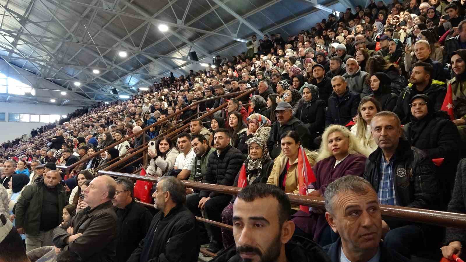 kutahya-hava-er-egitim-tugay-komutanliginda-2025-4a-tertip-erler-yemin-ederek-usta-asker-oldu