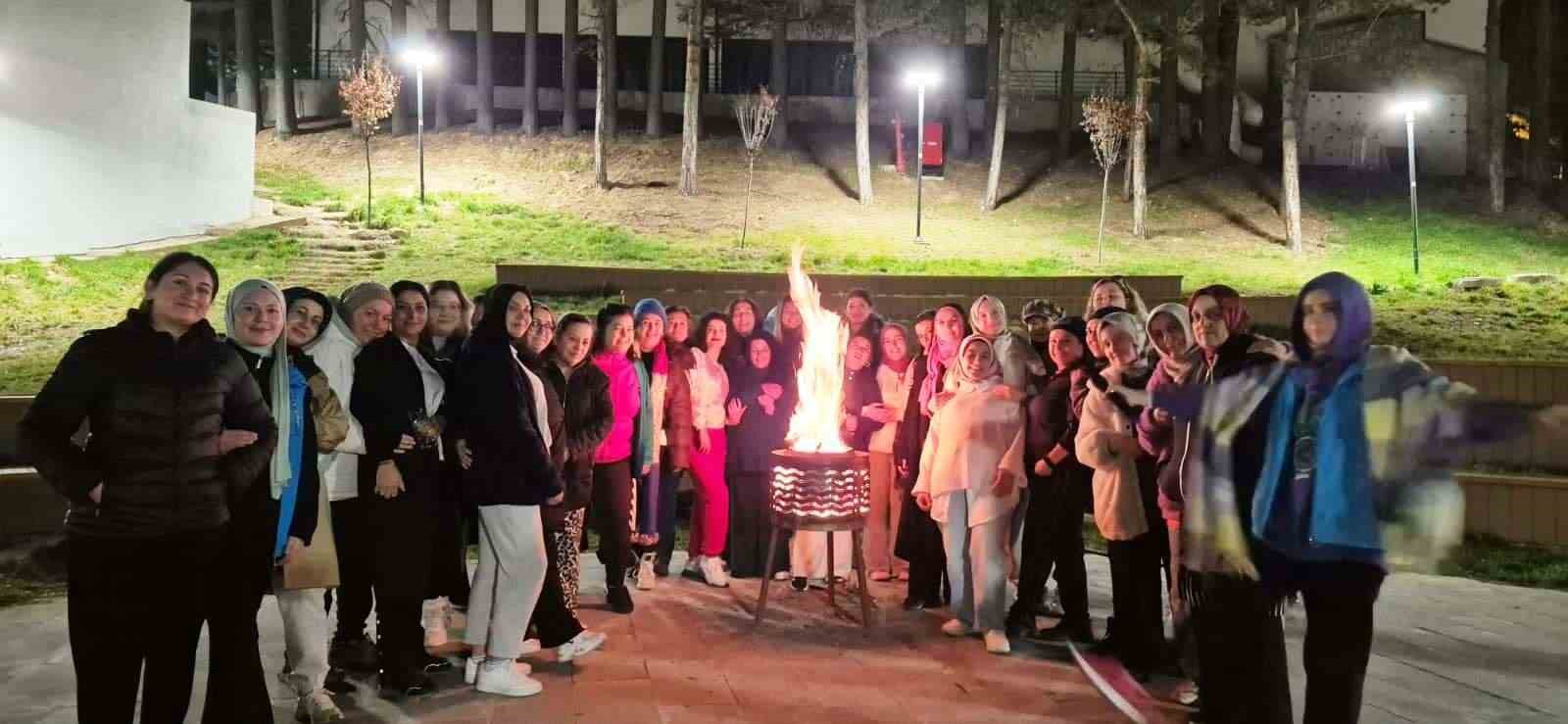 kutahya-kadin-destek-afad-gonullulerinden-murat-dagi-kamp-merkezinde-etkinlik