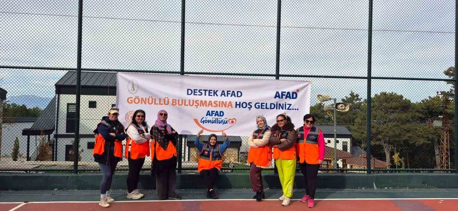 kutahya-kadin-destek-afad-gonullulerinden-murat-dagi-kamp-merkezinde-etkinlik