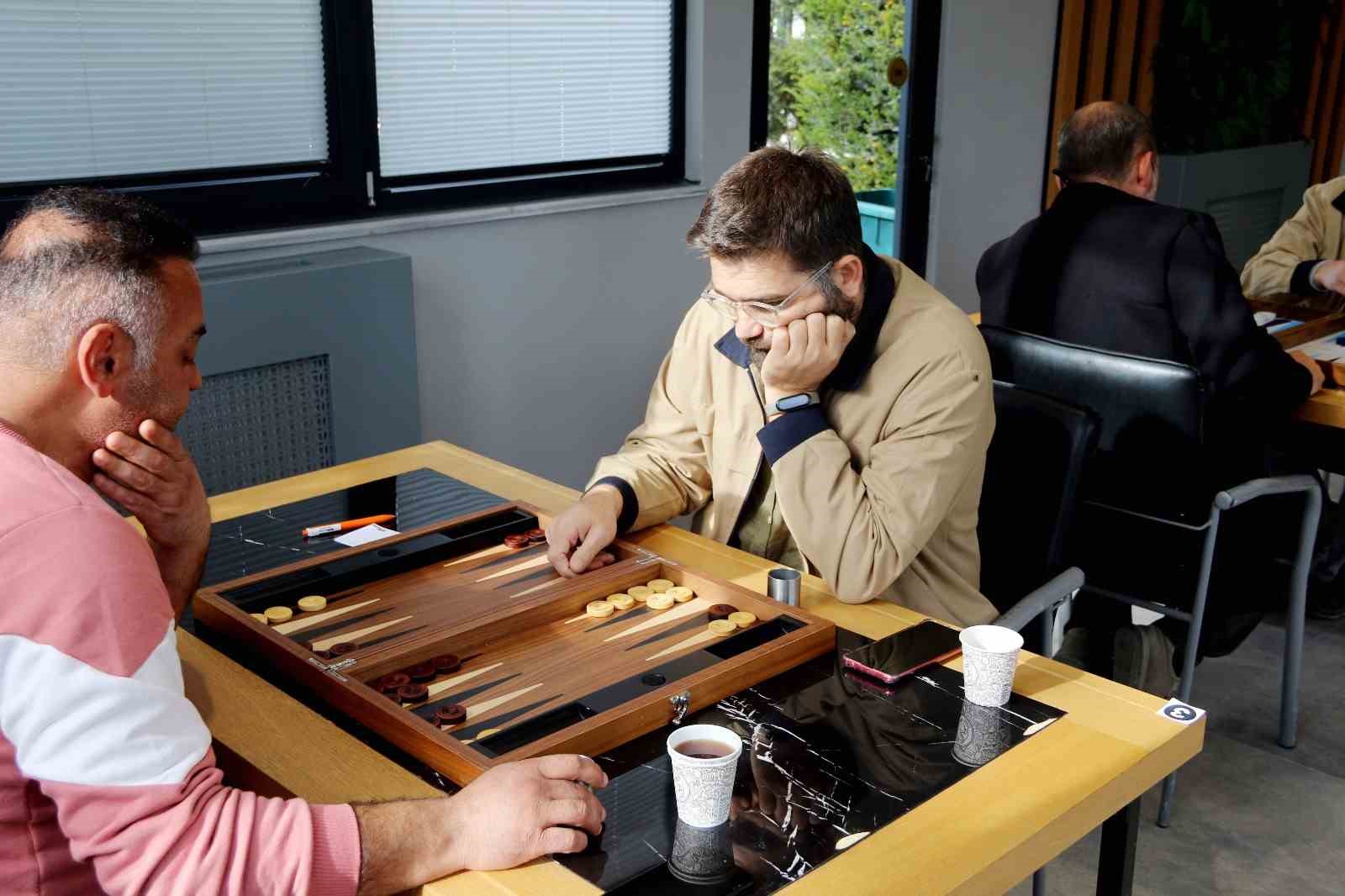 kutahya-osbnin-4-firmalar-arasi-tavla-turnuvasinda-sampiyon-belli-oldu