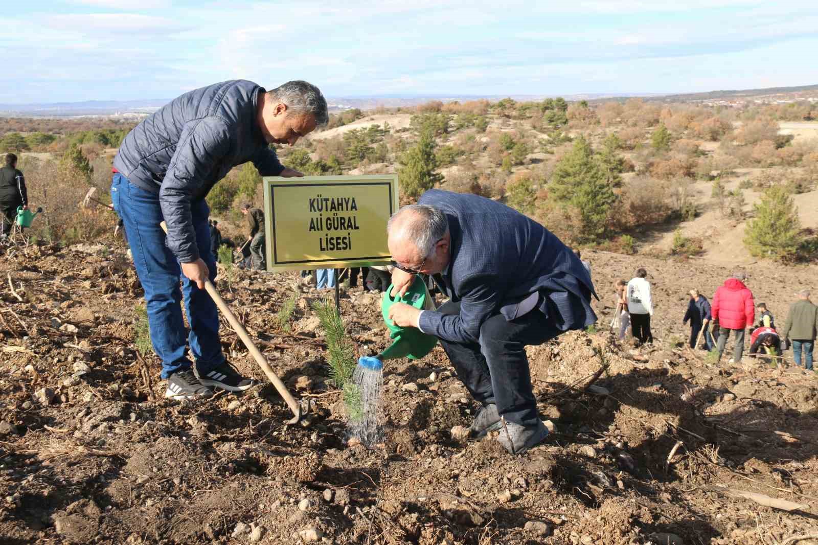 kutahyada-fidan-dikimi-etkinligi-gerceklestirildi