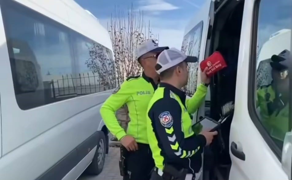 kutahyada-okul-servislerine-guvenlik-denetimi