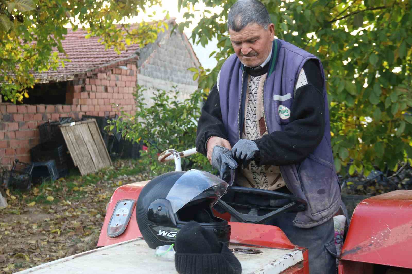 mehmet-amca-yeni-yonetmelige-gore-hazirlanip-tarlasini-surdu