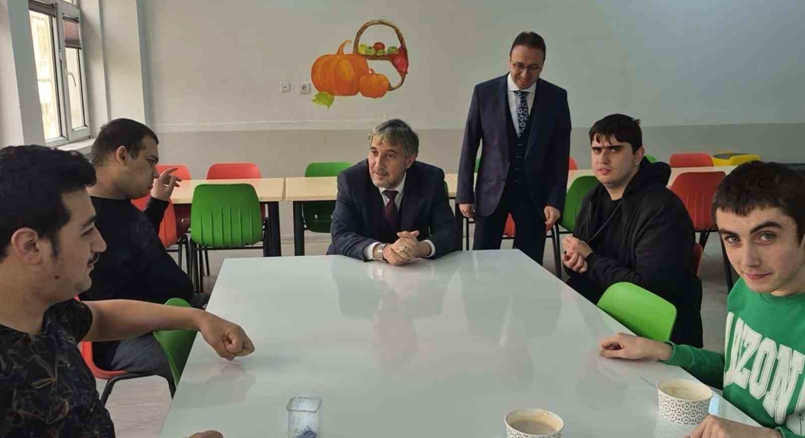 mudur-mustafa-yilmaz-ozel-ogrenciler-gunahsiz-ve-masum-cocuklardir