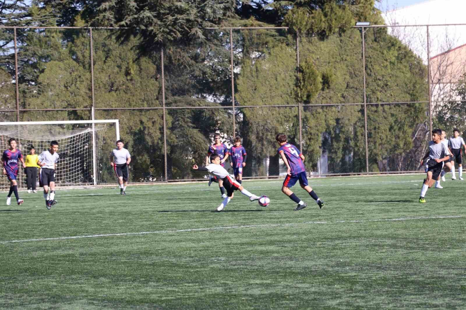 okul-sporlari-yildiz-erkek-futbol-musabakalari-suruyor