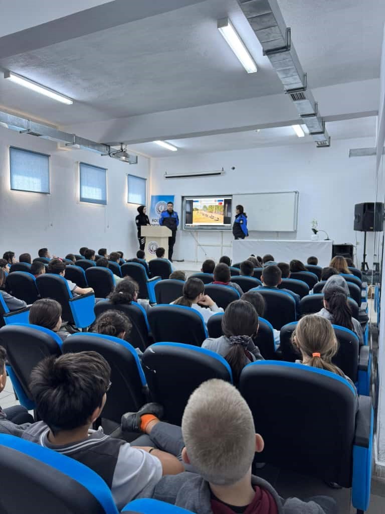 ortaokul-ogrencilerine-polislerden-egitim