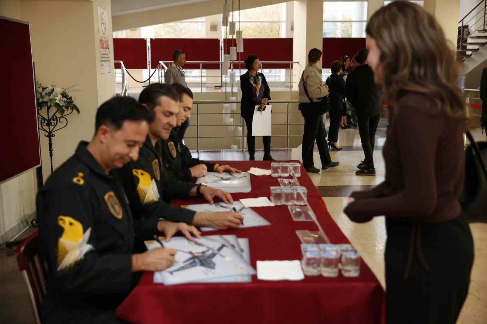 soloturk-gosteri-ekibi-esogu-ogrencileriyle-bulustu