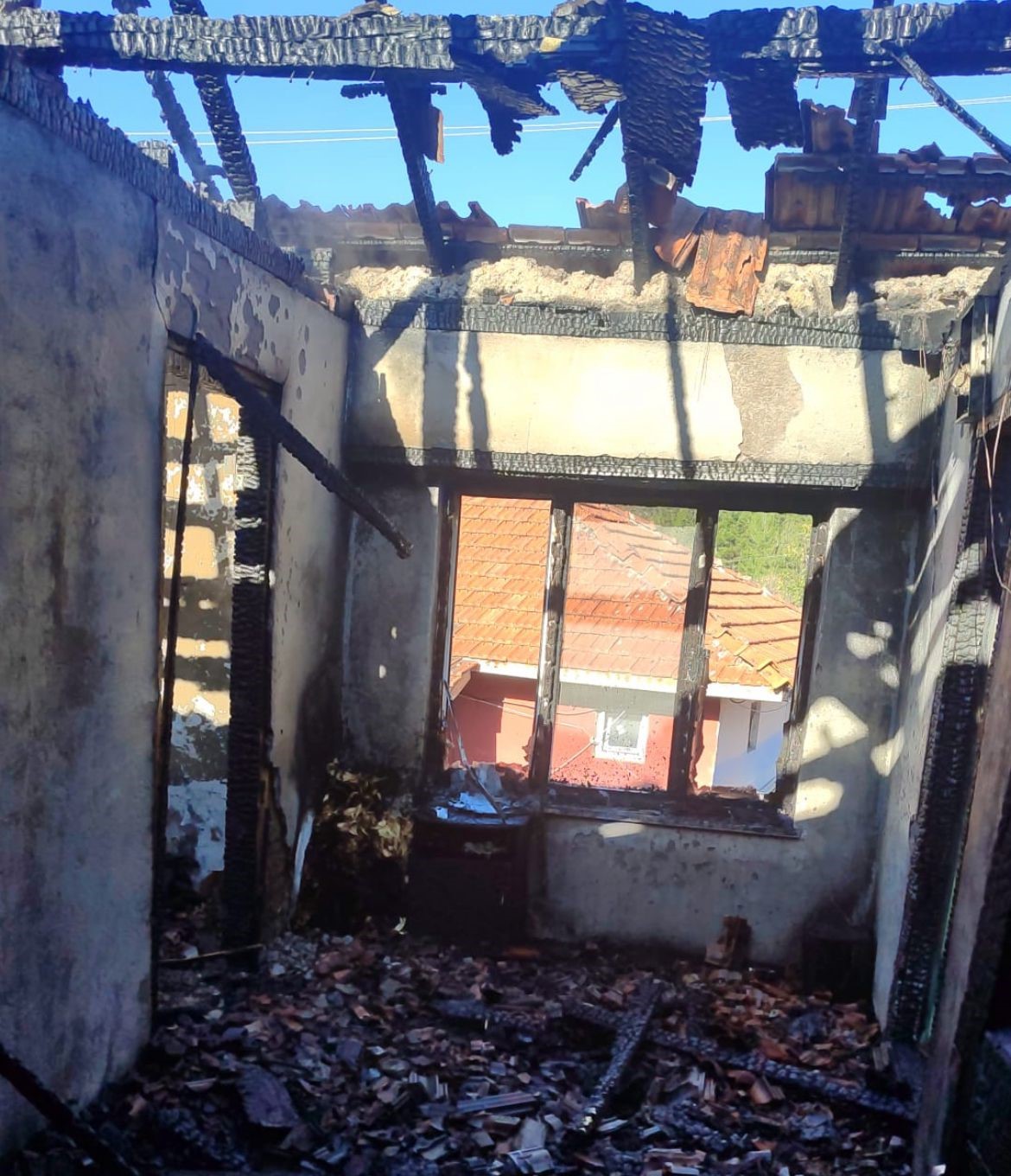 tavsanlida-2-katli-ahsap-ev-yandi