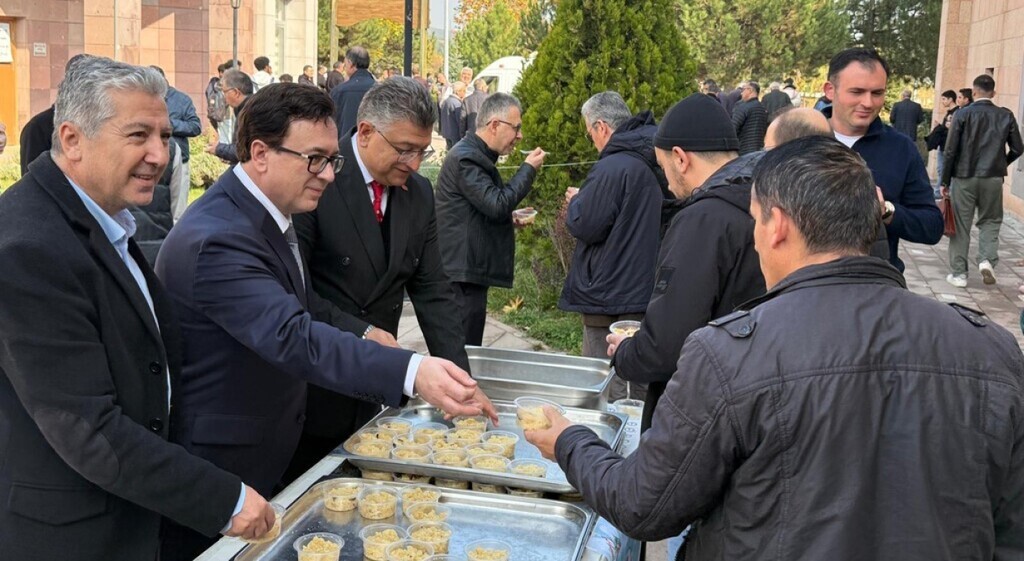 yasayan-insan-hazinesi-unvanina-sahip-cini-sanatcisi-hamza-ustunkaya-icin-dpude-anma-toreni-duzenlendi