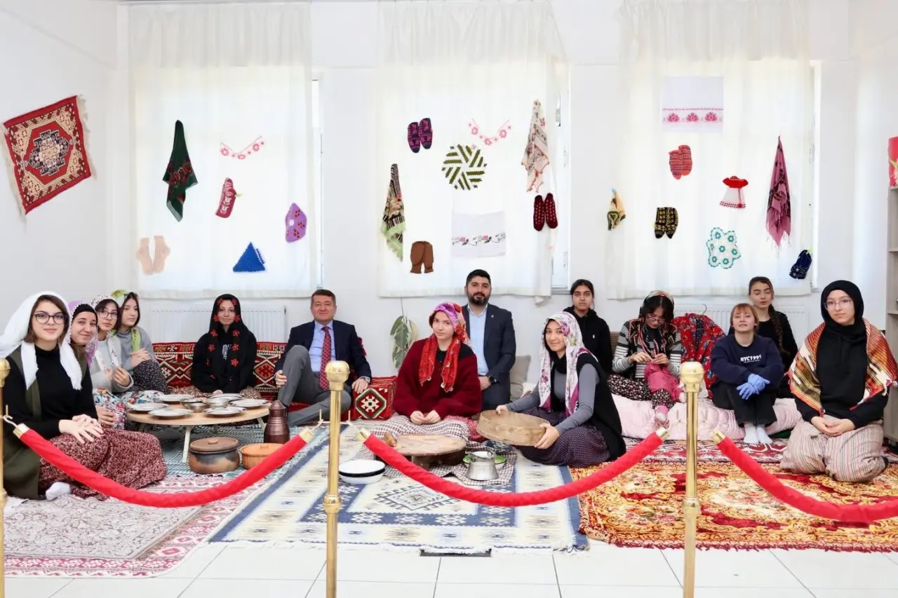 bilecikte-ogrencilerden-hayir-carsisi