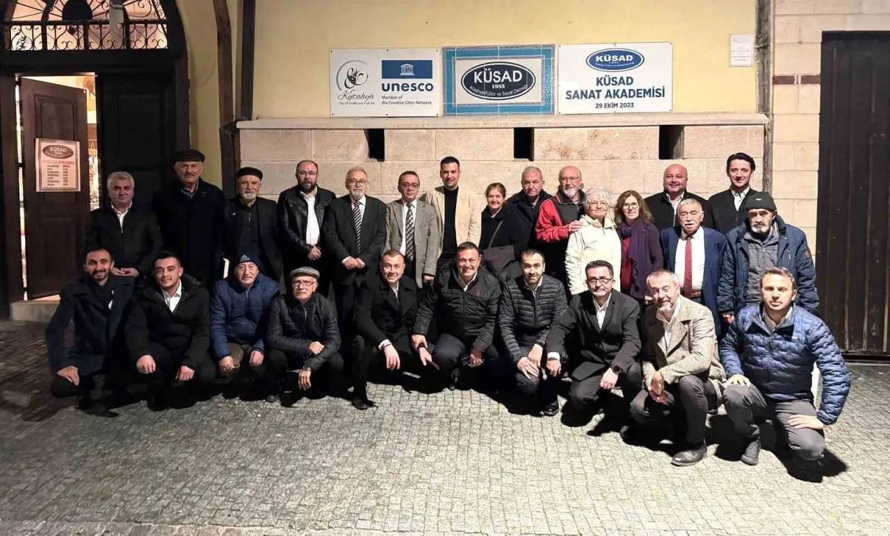 kutahyada-simav-yaren-kulturu-anlatildi-turkuler-ve-soylesi-ile-gelenek-yasatildi