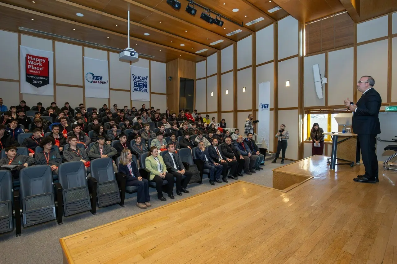 tei-milli-havacilik-motorlarini-ogrencilerle-bulusturdu