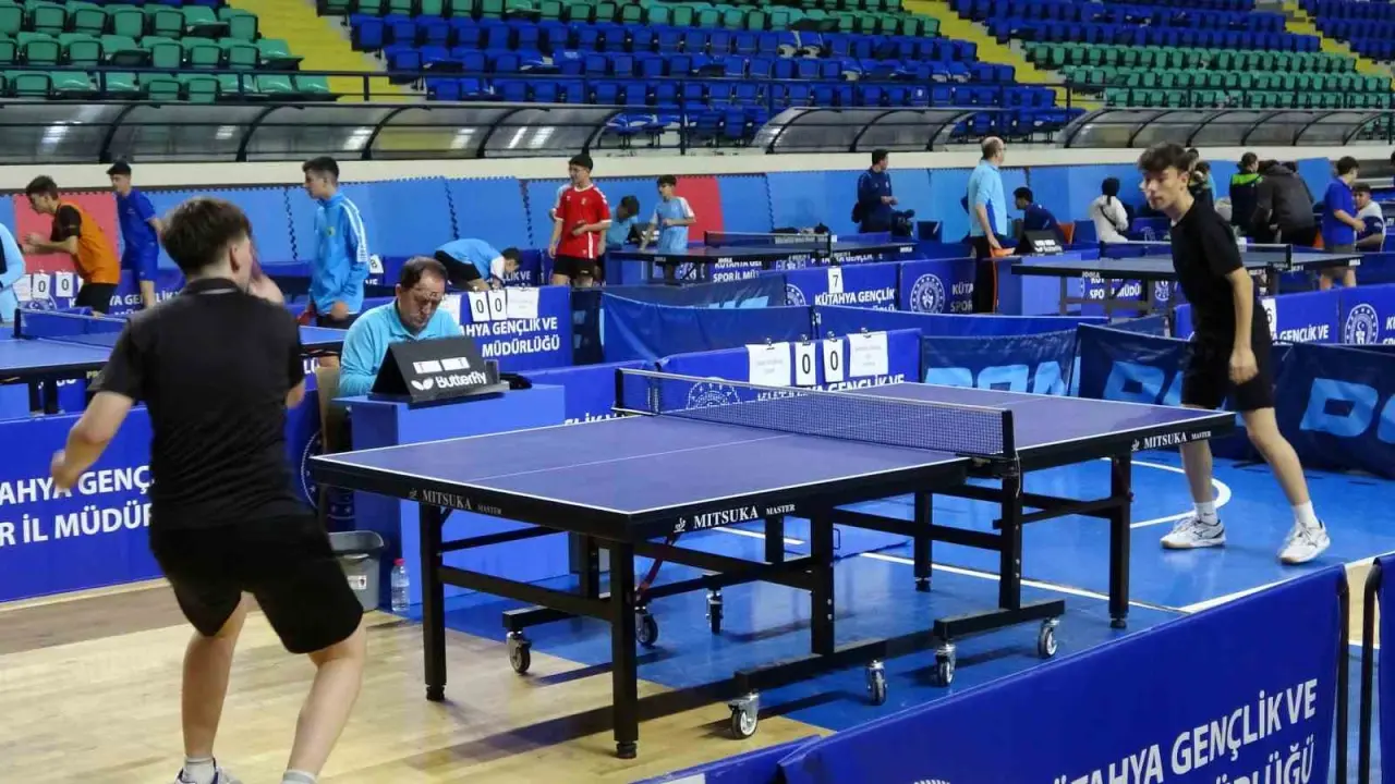 gencler-masa-tenisi-guneybati-bolge-musabakalari-kutahyada-basladi