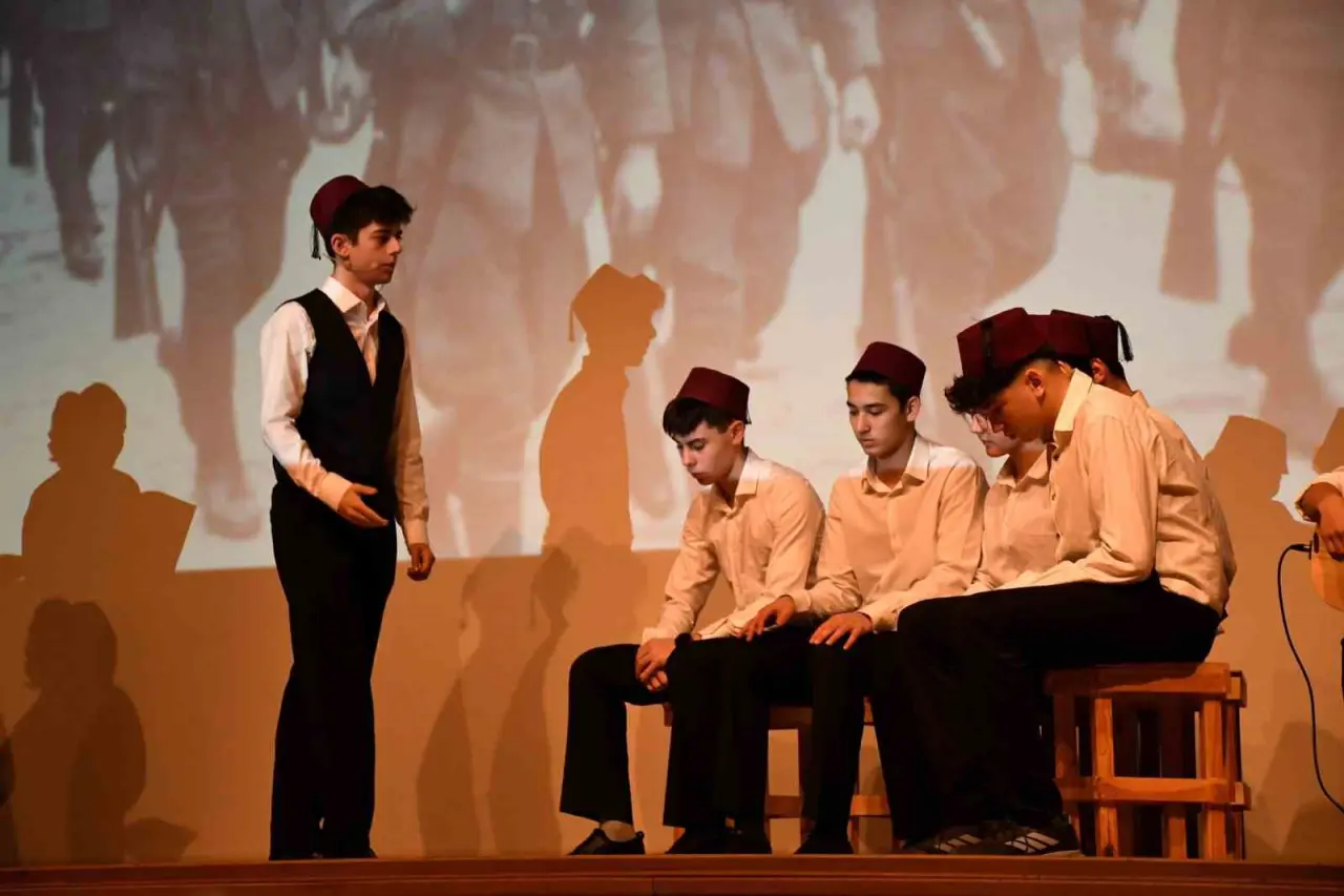 mehmet-akif-ersoyu-anma-programi-duzenlendi