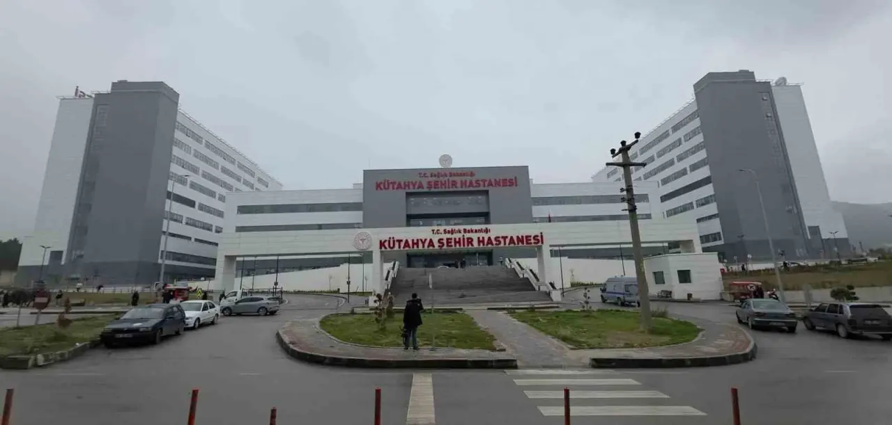 kutahya-sehir-hastanesinde-1-yilda-2-milyon-345-bin-kisiye-poliklinik-hizmeti-verildi