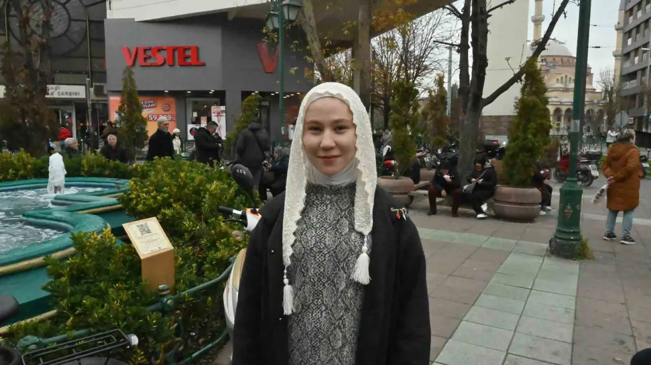 eskisehirdeki-binlerce-uluslararasi-ogrenciye-es-uder-destek-eli-uzatiyor