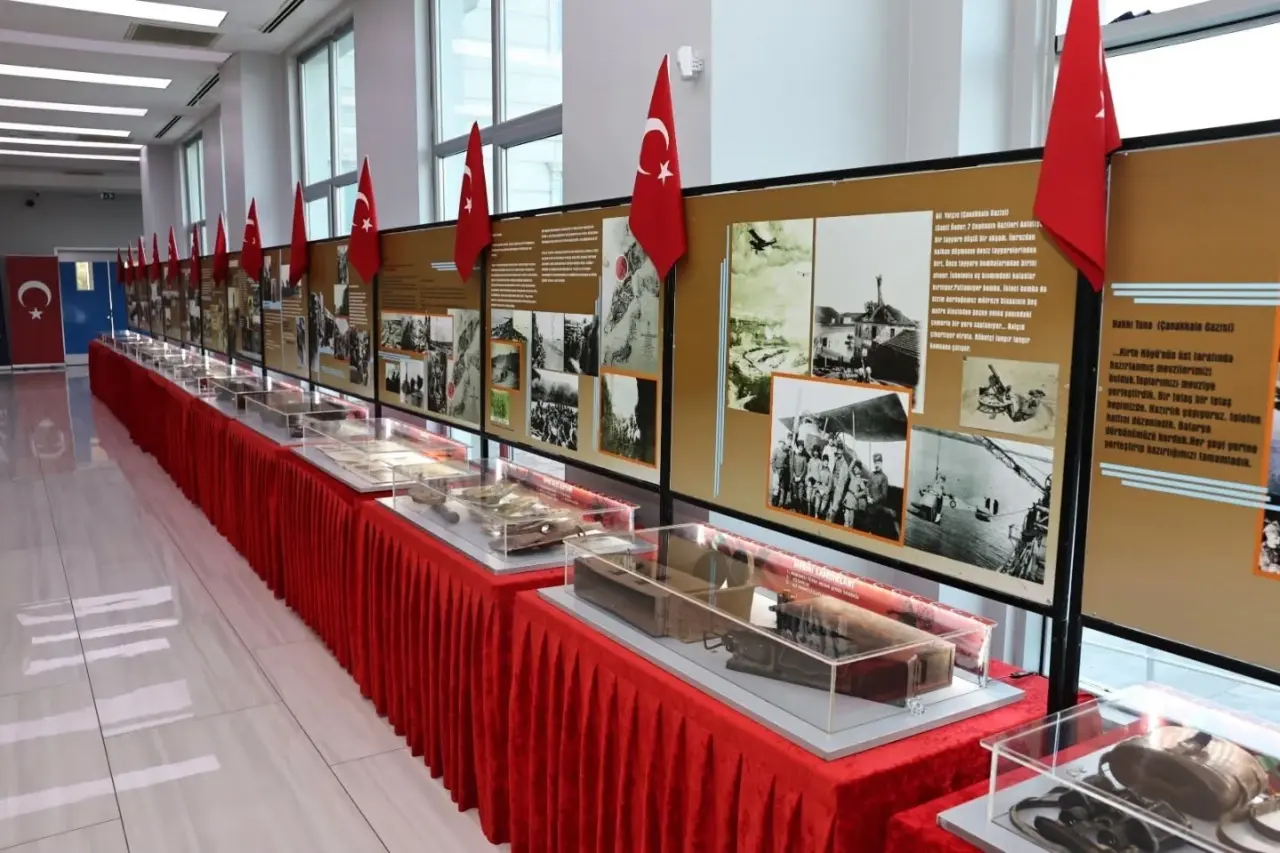 kutahyada-canakkale-ruhu-ile-gecmise-yolculuk-sergisi