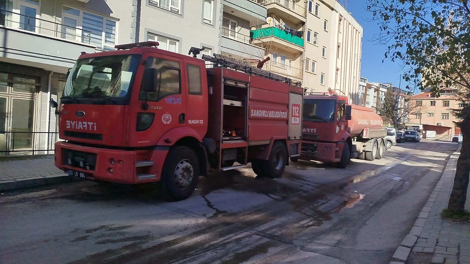 5-katli-binanin-cati-katindaki-yangin-korkuttu