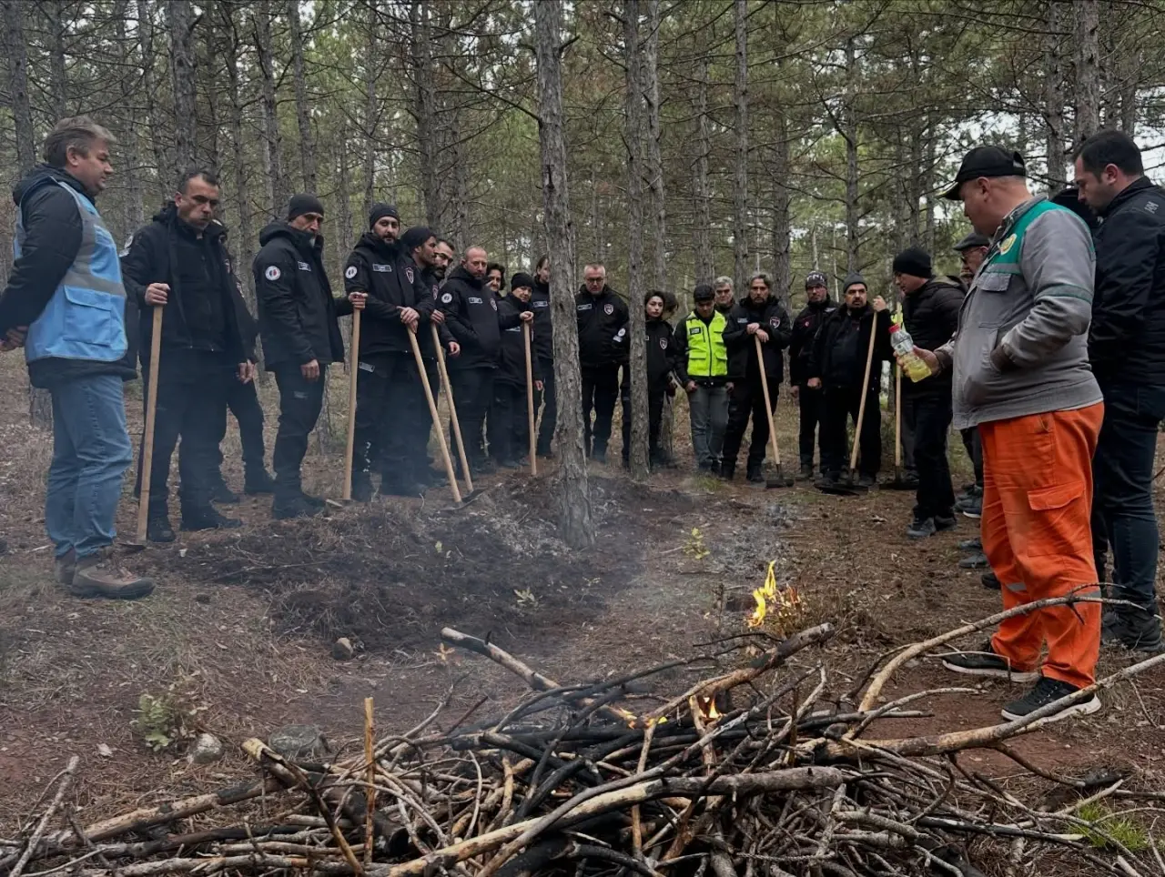 orman-yanginlariyla-mucadelede-gonullu-oldular