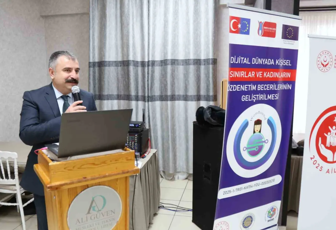 genc-kadinlar-dijital-dunyada-gucleniyor