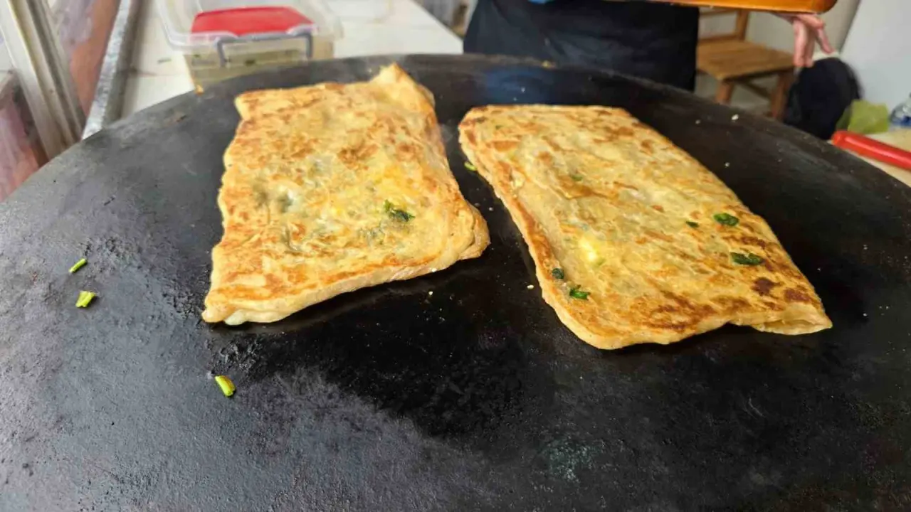 geleneksel-yontemlerle-yaptigi-gozlemelerle-gecmisin-izlerini-yasatiyor