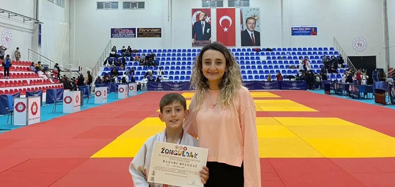 kutahya-belediyesporun-minik-judocusundan-basari