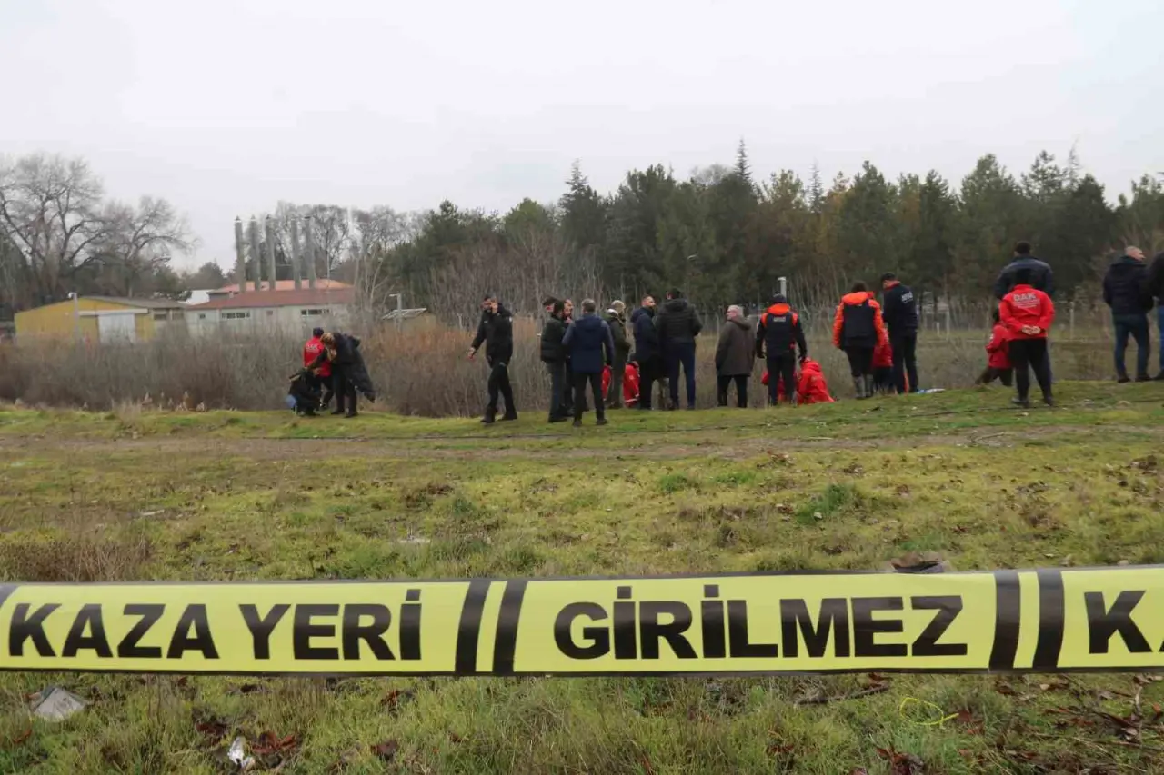 arandigi-yerden-2-kilometre-otede-bulunan-ogretmenin-cenazesi-otopsi-icin-morga-kaldirildi