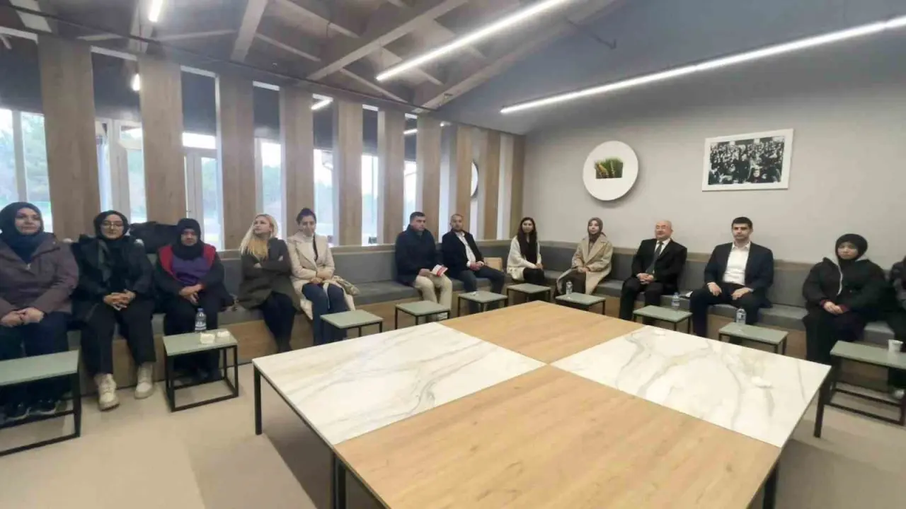 dumlupinarda-kitap-soylesisi-gerceklestirildi