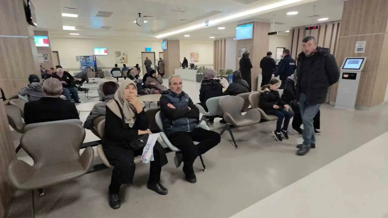 kutahya-sehir-hastanesinde-1-yilda-2-milyon-345-bin-kisiye-poliklinik-hizmeti-verildi