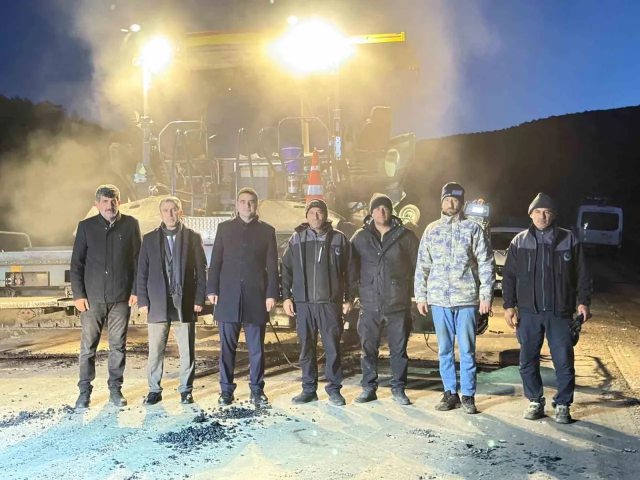 bilecik-koy-yollarinda-asfalt-mesaisi