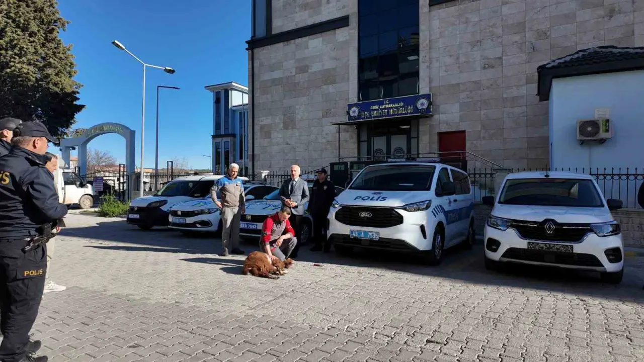 gediz-emniyetinde-4-yeni-arac-hizmete-alindi