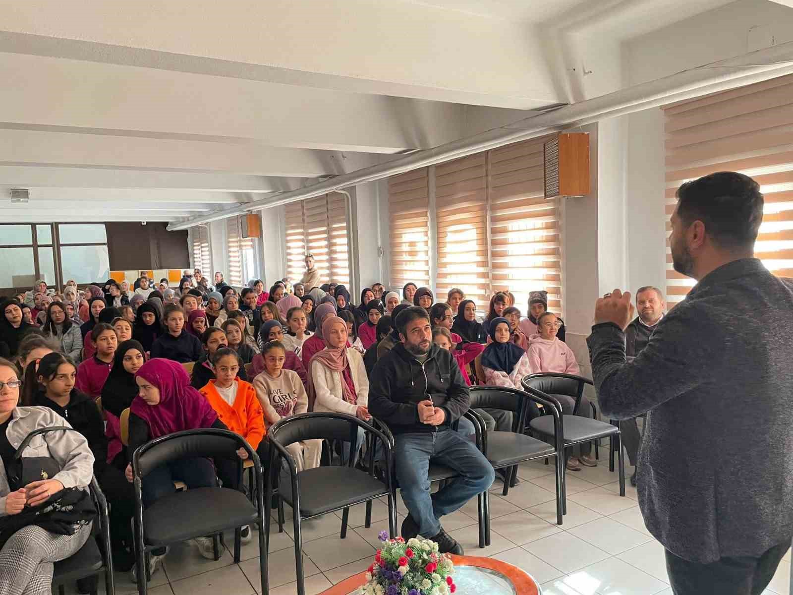 abdurrahman-sarar-imam-hatip-ortaokulunda-anlamli-seminer