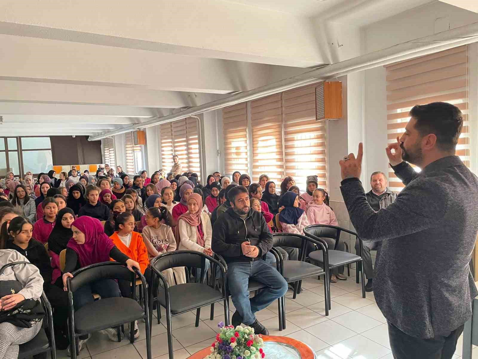 abdurrahman-sarar-imam-hatip-ortaokulunda-anlamli-seminer