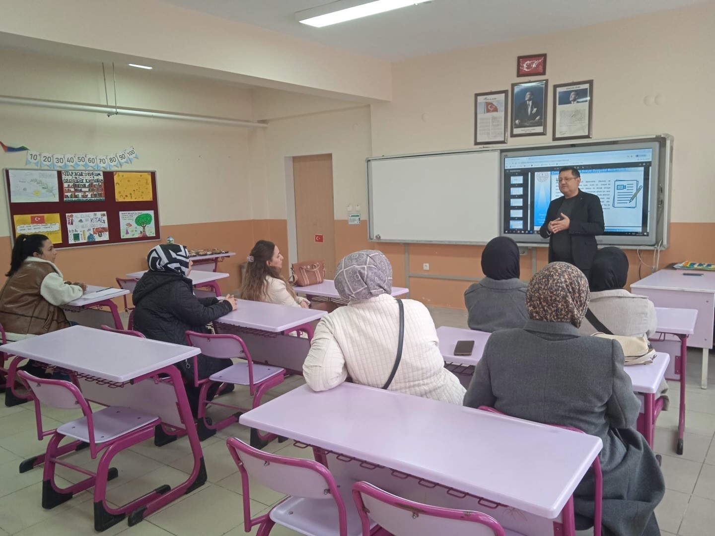 altintasta-aile-okulu-kursu-devam-ediyor