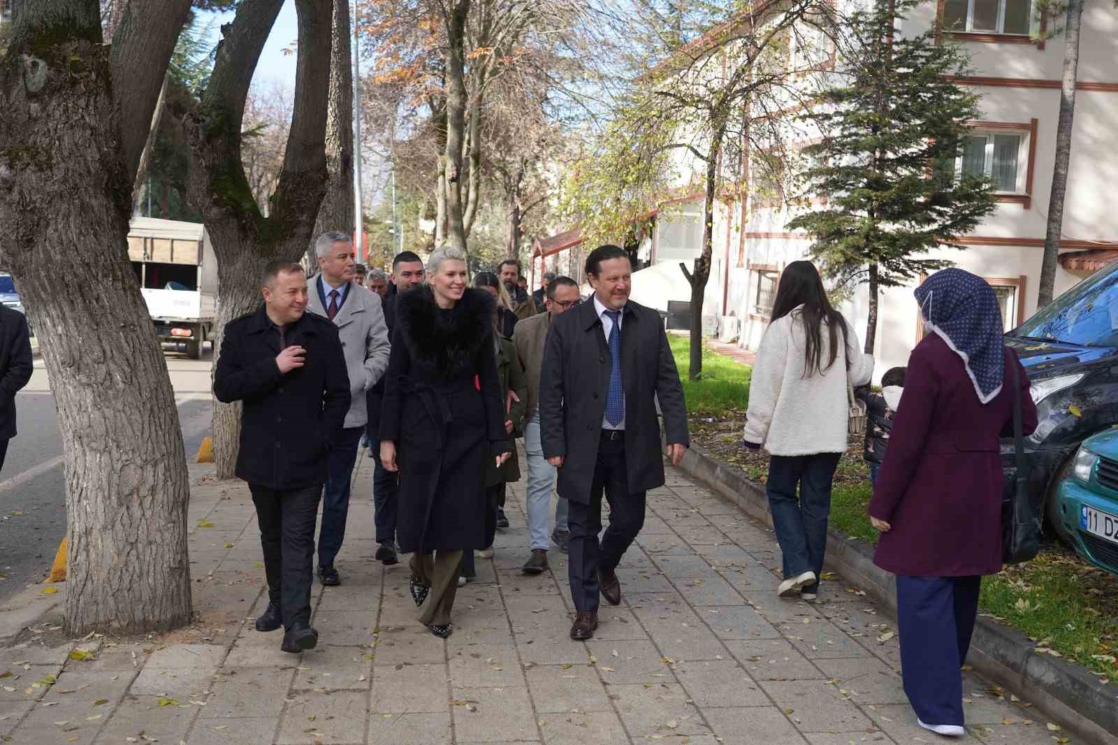 baskan-subasina-ilcelerde-yogun-ilgi