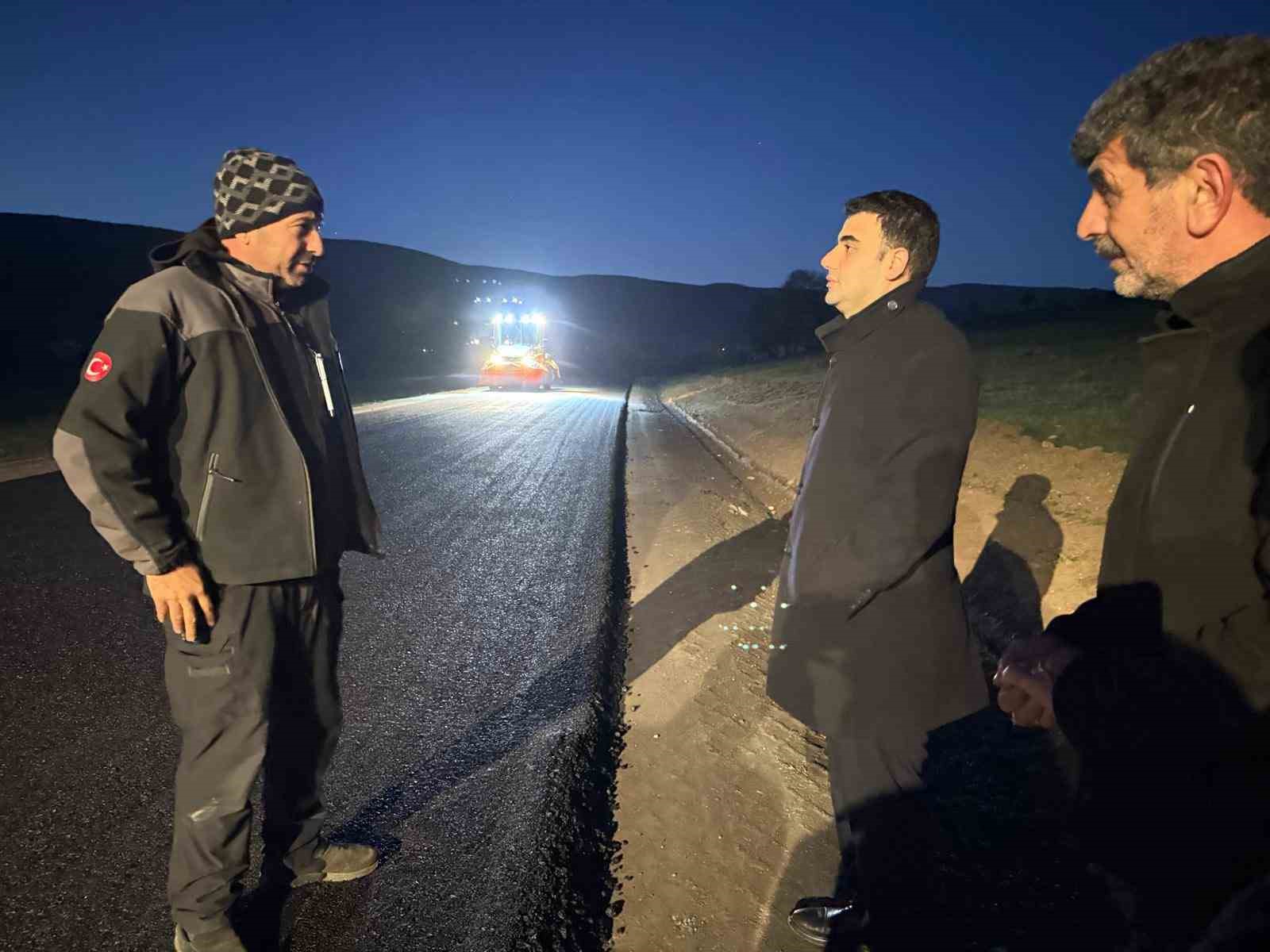 bilecik-koy-yollarinda-asfalt-mesaisi