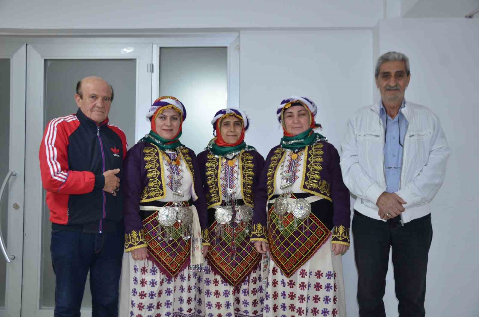 bilecikte-45-yildir-halk-oyunu-ogretiyor