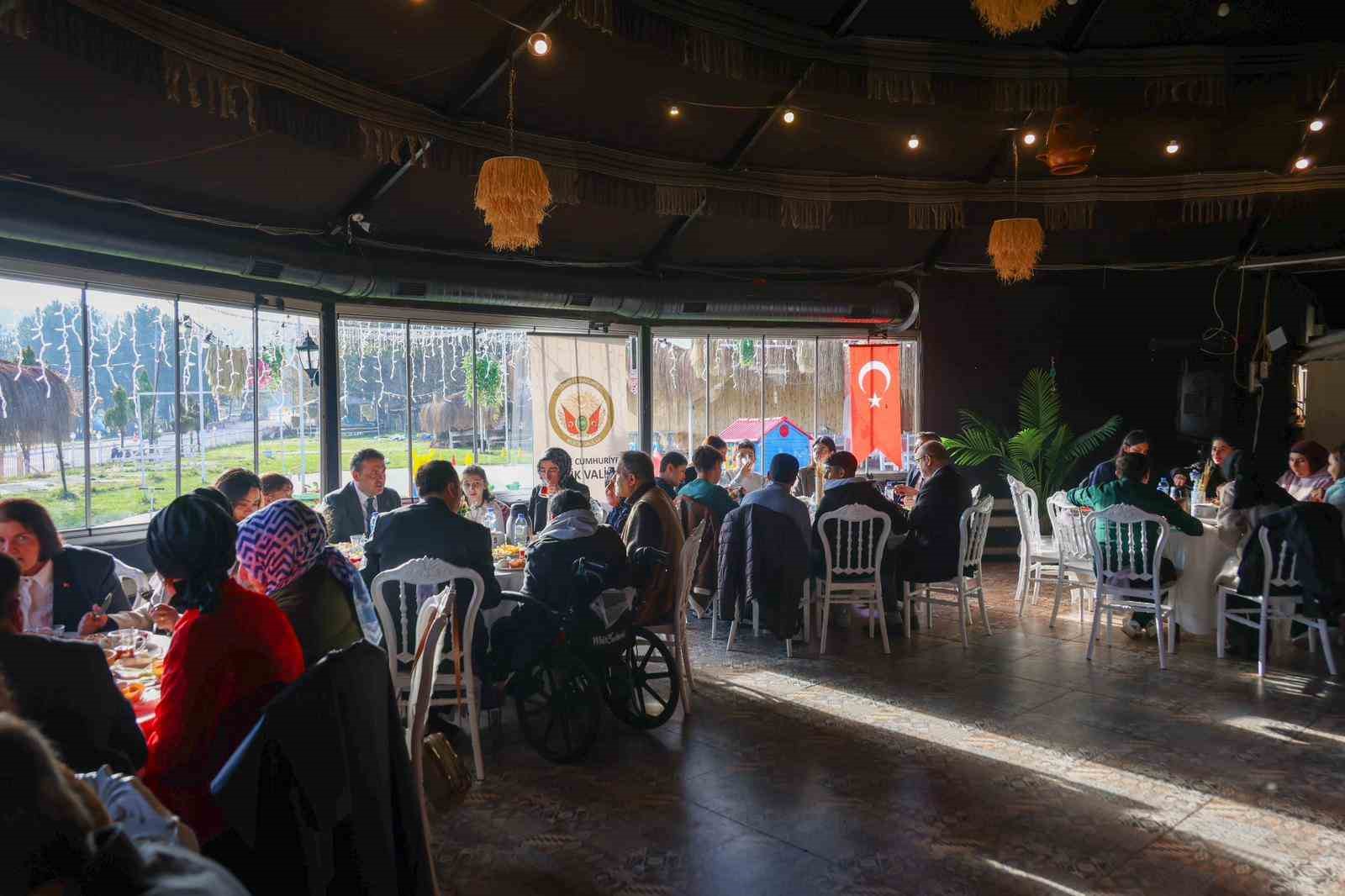 bilecikte-dunya-engelliler-gunu-kutlandi