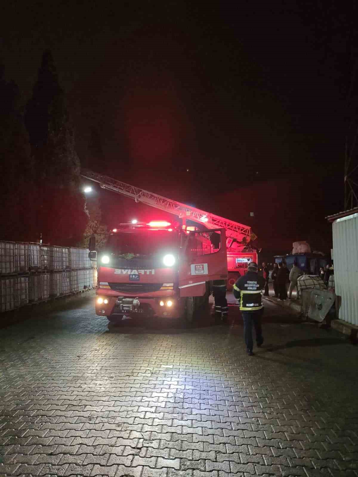 bilecikte-fabrikada-cikan-yanginda-3-isci-hastanelik-oldu