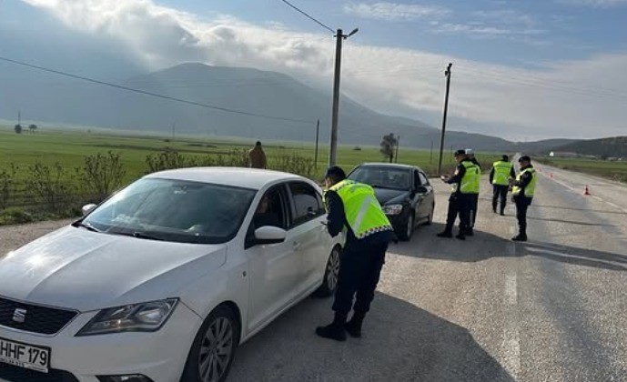 bilecikte-huzur-icin-genis-capli-jandarma-denetimi