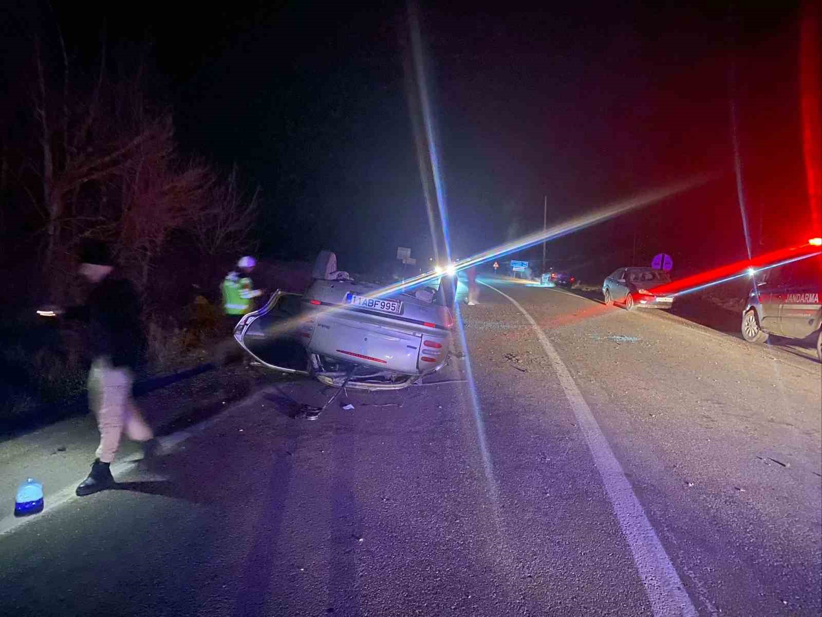 bilecikte-kontrolden-cikan-otomobil-takla-atti-alkollu-surucu-agir-yaralandi