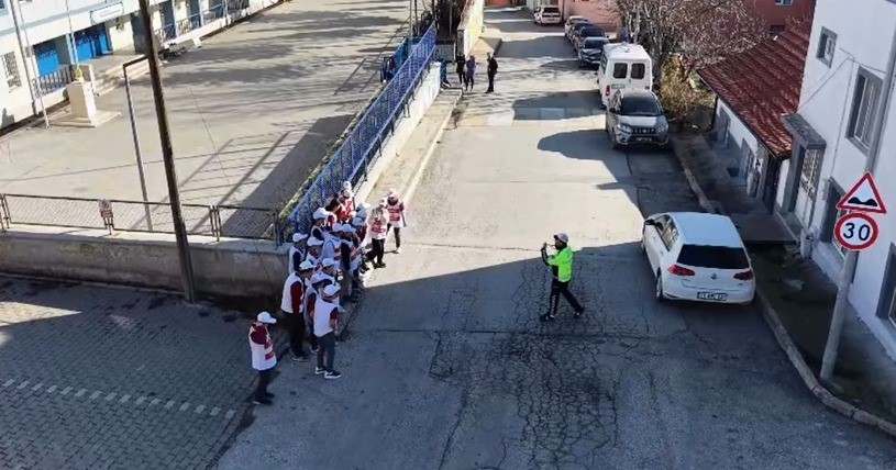 bilecikte-ogrencilere-okul-gecidi-gorevlisi-egitimi