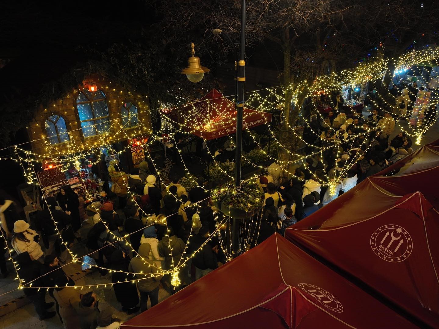 bilecikte-yeni-yil-coskusu-sanat-sokaginda-konserlerle-yasaniyor