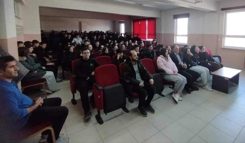 bozuyukte-ogrencilere-aile-semineri-verildi