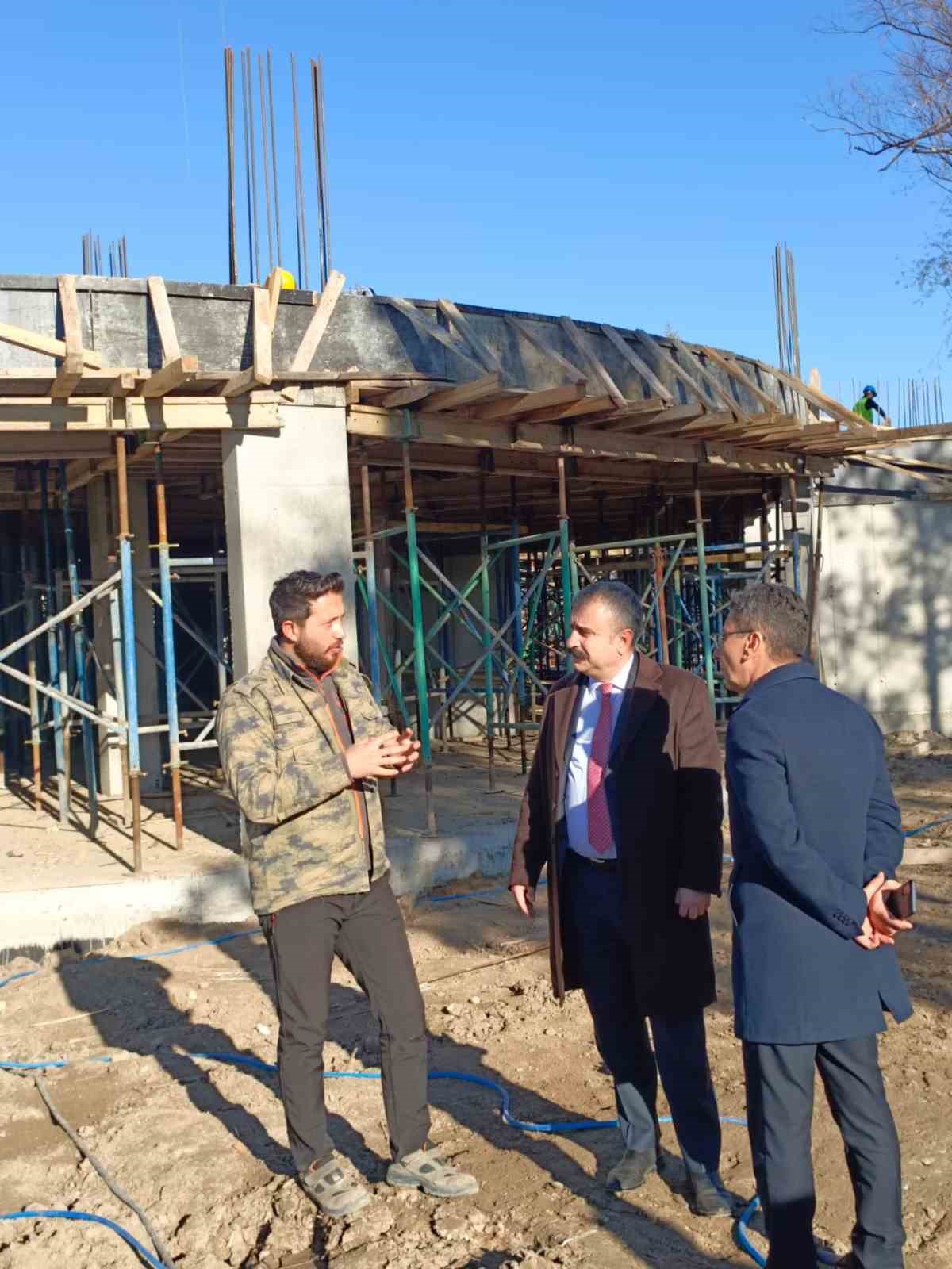 cafer-guven-huzurevi-ile-engelsiz-yasam-merkezinin-insaati-suruyor