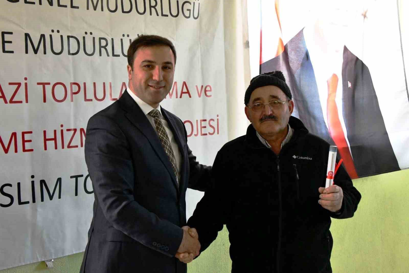 cavdarhisarda-arazi-toplulastirma-projesi-kapsaminda-tapu-teslim-toreni-duzenlendi